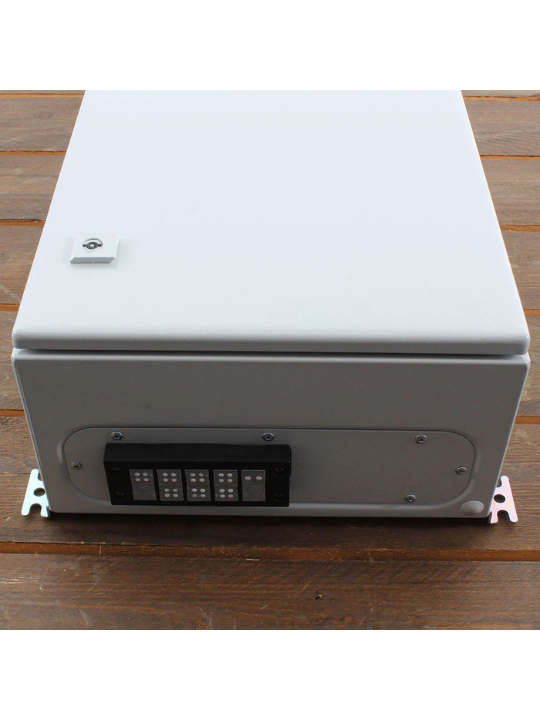 Victron Energy Maxi GX 5 Victron Energy Maxi GX - Image 4